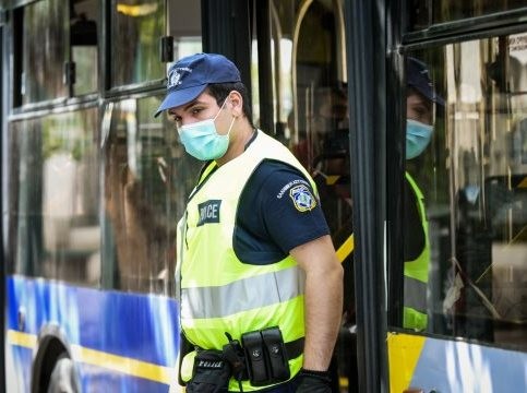 ΚΟΡΩΝΟΪΟΣ: Πέφτει βαρύς ο πέλεκυς για μη χρήση μάσκας