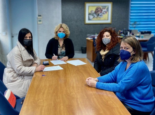 Έπεσαν οι υπογραφές στη σύμβαση για το έργο ανάπλασης της πλατείας Βασιλικού