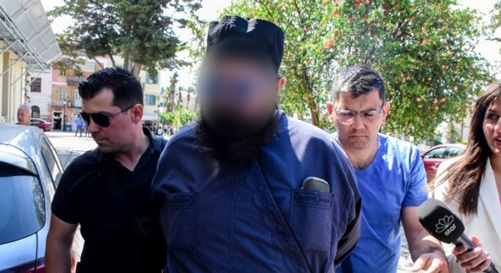 ΑΡΓΟΛΙΔΑ: Αρχιμανδρίτης έστειλε βίντεο στο οποίο αυνανίζεται γυμνός σε 12χρονο αγόρι