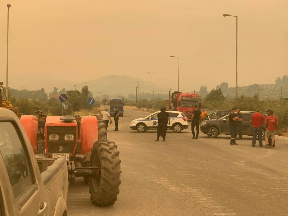 ΦΩΤΙΑ - ΕΥΒΟΙΑ: Εφιαλτική νύχτα - Απειλείται η Ιστιαία