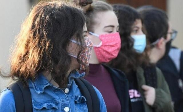 Σχολεία: Καθηγητές ζητούν προστασία από γονείς-αρνητές των self test (VIDEO)