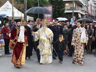 Δεν κρύβει την αδυναμία του ο Mητροπολίτης Xρυσόστομος