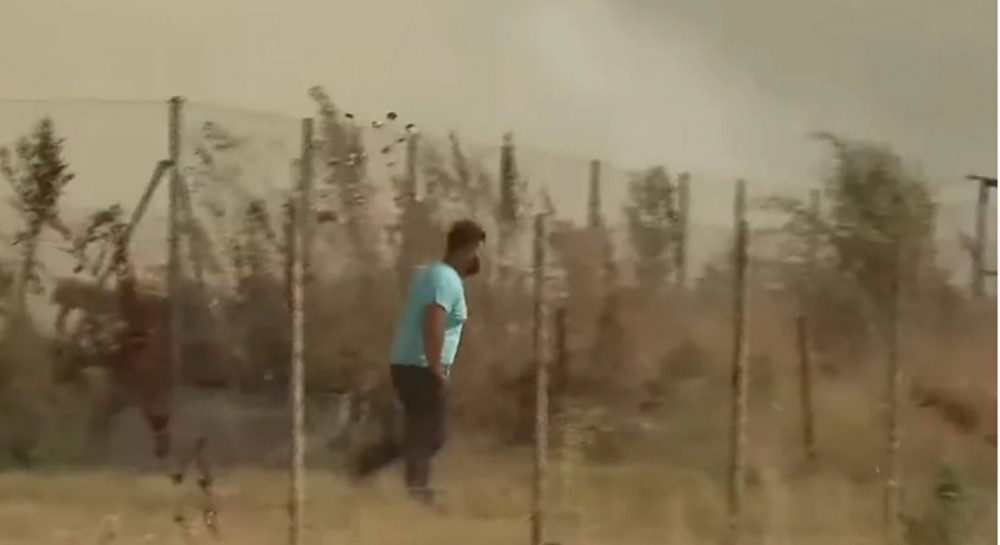 ΦΩΤΙΑ: Απανθρακώθηκε κτηνοτρόφος που πήγε να σώσει το κοπάδι του (Video)