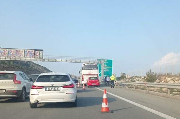 ΔΡΟΜΟΣ ΣΧΗΜΑΤΑΡΙΟΥ - ΧΑΛΚΙΔΑΣ: Σύγκρουση Ι.Χ με λεωφορείο