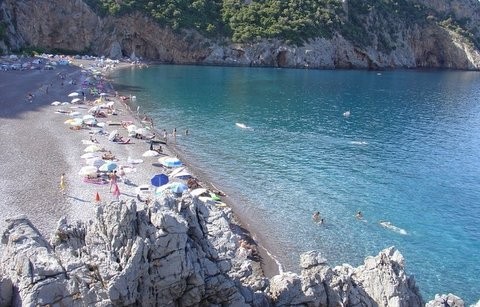 Διακοπές στο Λιμνιώνα με χασισάκι