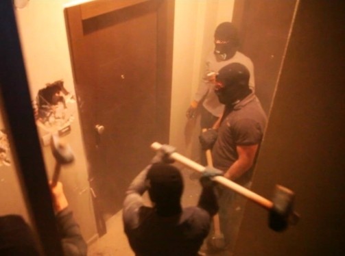 ΔΡΟΣΙΑ ΧΑΛΚΙΔΑΣ: Έσπασαν την πόρτα με βαριοπούλα και άρπαξαν τα χρυσαφικά από μονοκατοικία