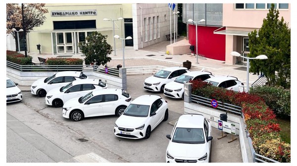 Η Περιφέρεια Στερεάς Ελλάδας παραλαμβάνει 59 νέα οχήματα χαμηλής κατανάλωσης
