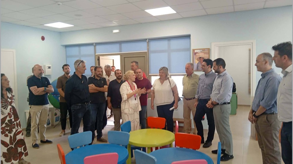 ΑΛΙΒΕΡΙ: Παραδόθηκε στα νήπια το νεόδμητο 2ο Νηπιαγωγείο
