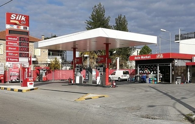 ΓΕΡΑΚΑΣ ΑΤΤΙΚΗΣ: Μαφιόζικη επίθεση σε βενζινάδικο - Γάζωσαν με σφαίρες τον 38χρονο πρατηριούχο