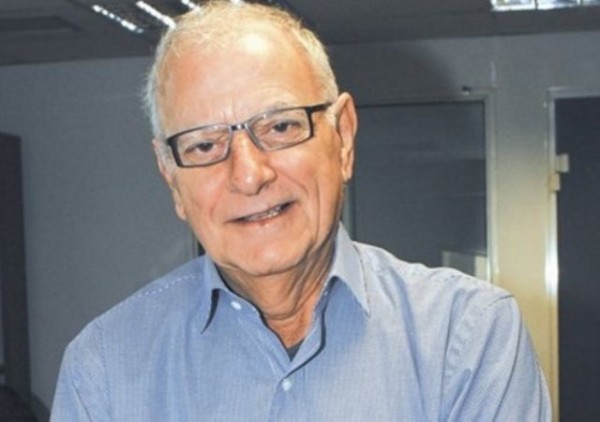 Ο Κώστας Χαρδαβέλας μιλάει για τη μάχη του με τον καρκίνο (VIDEO)