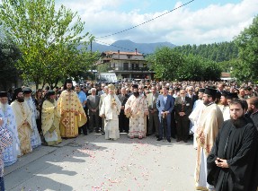 Με θαυμάσια λιακάδα έγινε η λιτανεία στο Προκόπι για τον Όσιο Ιωάννη Ρώσο
