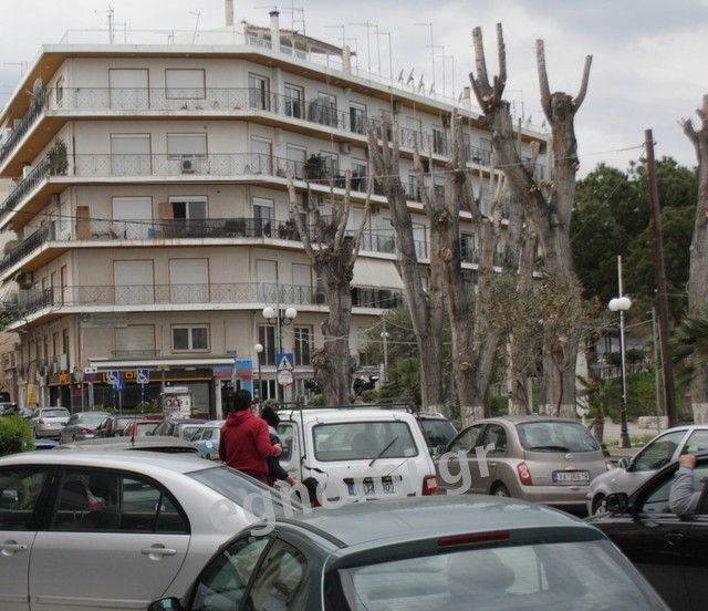 ΧΑΛΚΙΔΑ: Βρισιές και ξύλο από τσαντίλα δικυκλιστή