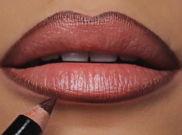 Μολύβι χειλιών: Πως θα το χρησιμοποιήσεις σωστά για τέλεια χείλη