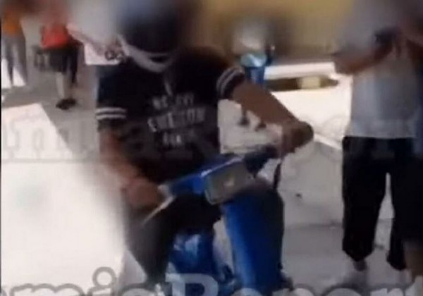 Μαθητής ΕΠΑΛ μπήκε με το μηχανάκι στο σχολείο και τον ...κυνηγούσαν οι καθηγητές (VIDEO)