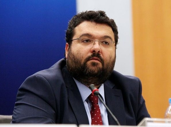Ο Βασιλειάδης ανέβαλε τα εγκαίνια του γηπέδου στις Γούβες