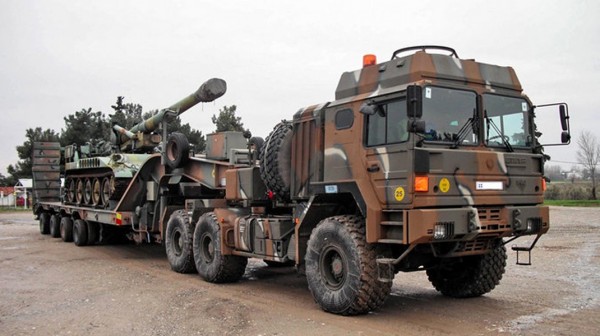 ΩΡΩΠΟΣ: Αρματοφόρο όχημα παρέσυρε και σκότωσε γυναίκα