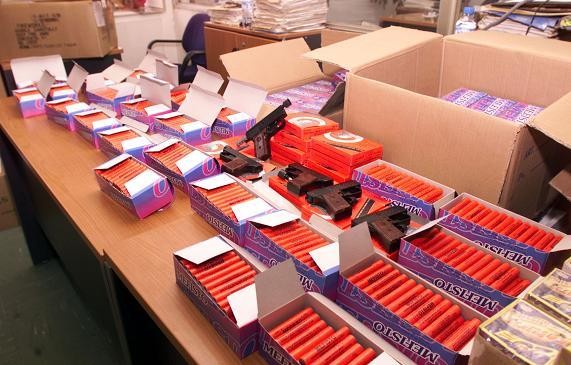 Μίνι μάρκετ στη Χαλκίδα πουλούσε κροτίδες