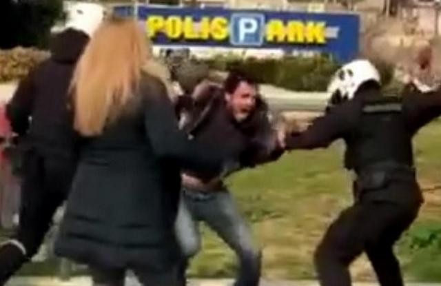 ΝΕΑ ΣΜΥΡΝΗ: Κατακραυγή και ΕΔΕ για την αστυνομική βία μετά από ελέγχους ...για τη μετακίνηση (VIDEO)