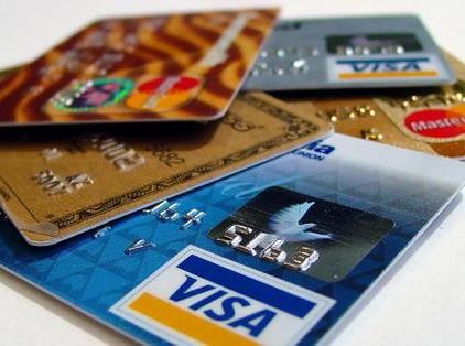 Με κάρτα οι αγορές άνω των 3.000 ευρώ