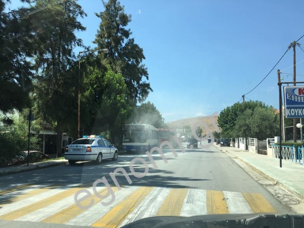 ΛΑΜΨΑΚΟΣ: Λαχτάρα από βραχυκύκλωμα σε λεωφορείο για 10 επιβάτες