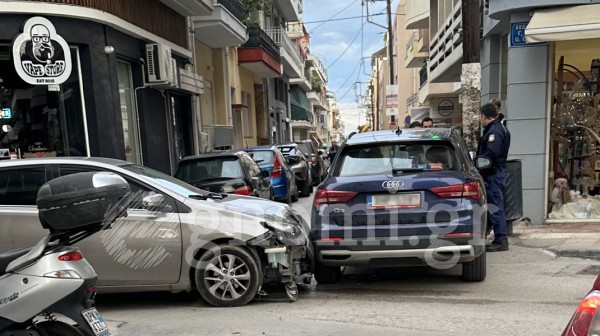 Τροχαίο ατύχημα στο κέντρο της Χαλκίδας