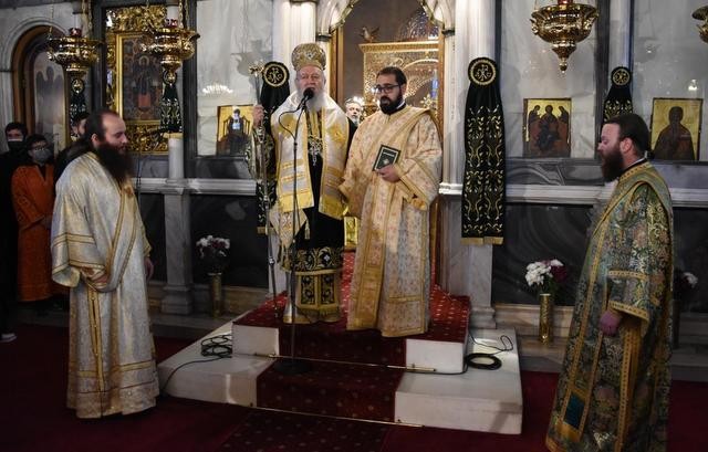 ΧΑΛΚΙΔΑ: Ο Μητροπολίτης χειροτόνησε διάκονο τον Σταύρο Καλαφάτη την Κυριακή της  Σταυροπροσκυνήσεως (VIDEO)