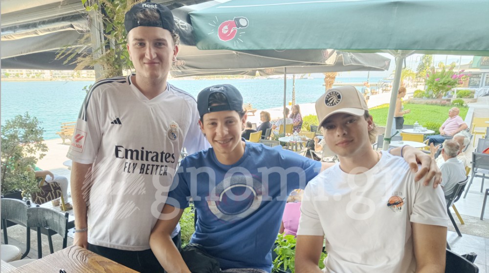 Τρελαμένοι με τη Χαλκίδα οι τρεις νεαροί από τον Καναδά!