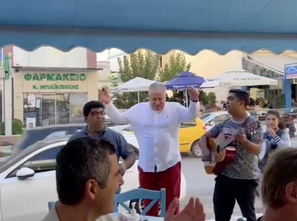 ΧΑΛΚΙΔΑ: Χαμός στην Χαϊνά με τον Διαμάντη Γεωργούλη ...κλαρινοδήμαρχο (βίντεο)