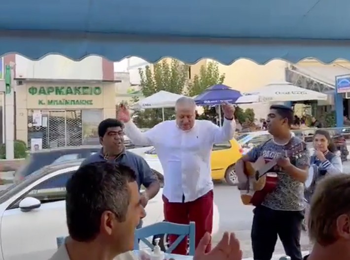 ΧΑΛΚΙΔΑ: Χαμός στην Χαϊνά με τον Διαμάντη Γεωργούλη ...κλαρινοδήμαρχο (βίντεο)