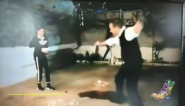 Ο Μακαρίου χόρεψε ζεϊμπέκικο στο «Ράδιο Αρβύλα»