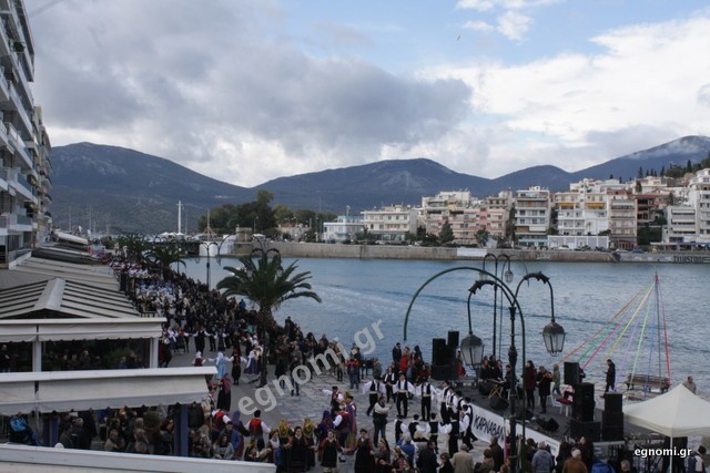 Ατελείωτο γαϊτανάκι στην παραλία Χαλκίδας
