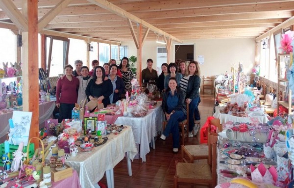 ΑΡΤΑΚΗ: Εντυπωσιακό πασχαλινό μπαζάρ από την Ένωση Γυναικών Ελλάδος