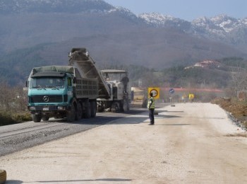Σταμάτησαν οι εργασίες στο δρόμο Αγδίνες-Παπάδες