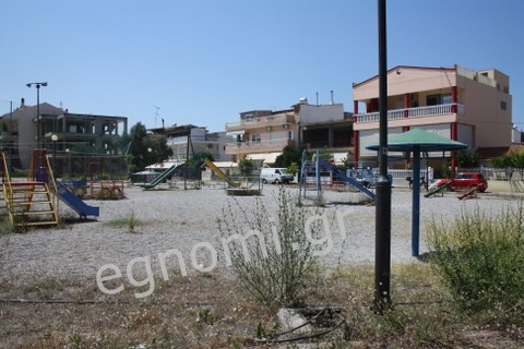 Χαλκίδα: Στο σκοτάδι η πλατεία δίπλα στις Καμάρες