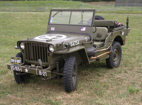 Ιστορικά οχήματα και στολές του Β΄παγκοσμίου πολέμου στη Χαλκίδα