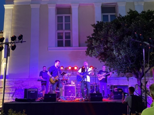 ΧΑΛΚΙΔΑ: Μουσικό καλοσώρισμα και δώρα στους ιστιοπλόους της Evia Island Regatta 2022