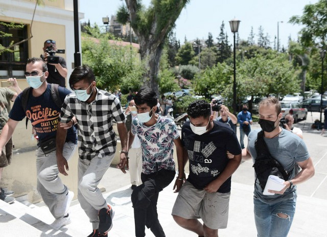 Στον εισαγγελέα οι τρεις Πακιστανοί για το βιασμό της 25χρονης εγκύου