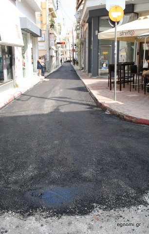 Ασφαλτόστρωση στην οδό Αγγελάτου