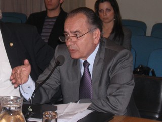 O Nέζης στο Λιμενικό Tαμείο Xαλκίδας