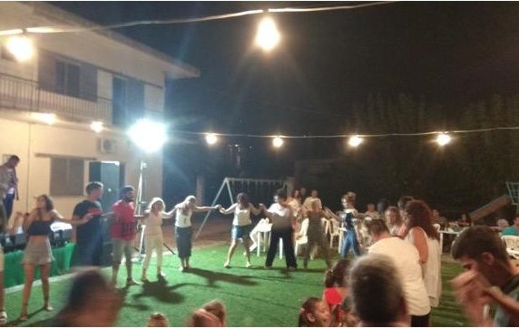 Χόρευαν μέχρι τα ξημερώματα στο Θεολόγο
