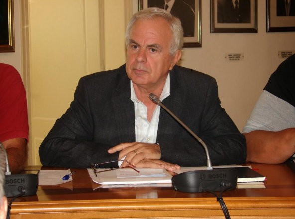 Συνάντηση Αποστόλου με τη Λούκα Κατσέλη για την «κάρτα του αγρότη»