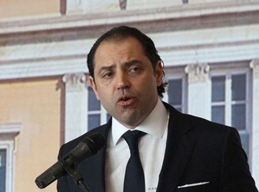 Συνελήφθη ο εκδότης της Ακρόπολης και δύο δημοσιογράφοι