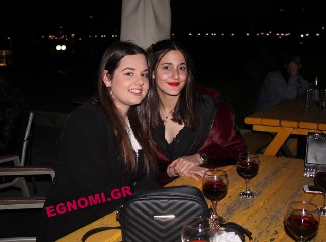 Σαν βοηθό επικοινωνίας..