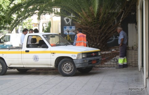 Ο Δήμος επισκεύασε το σπασμένο παρτέρι