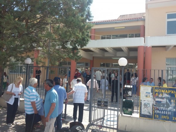 ΓΥΜΝΑΣΙΟ ΚΑΝΗΘΟΥ ΕΚΛΟΓΕΣ: Αυξημένη κίνηση στα εκλογικά τμήματα