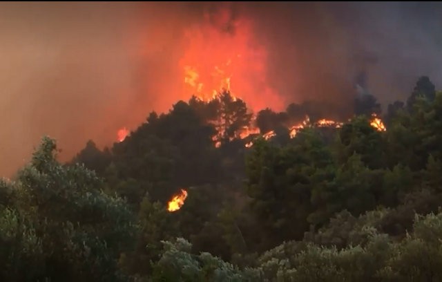 ΠΥΡΚΑΓΙΑ ΚΟΝΤΟΔΕΣΠΟΤΙ: Ολονύχτια μάχη με τις φλόγες