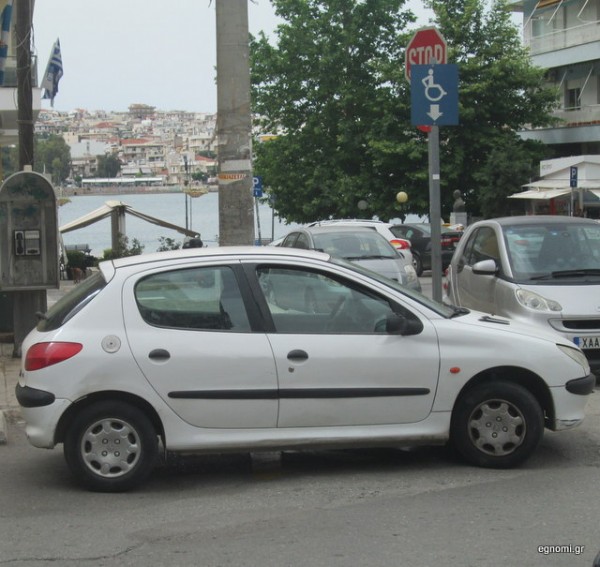 Αλλος ένας ασυνείδητος οδηγός στο κέντρο της Χαλκίδας