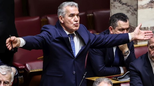 Προκαλεί ξανά ο βουλευτής της ΝΔ Δημήτρης Κυριαζίδης: Δεν βγαίνει με 5000 ευρώ, δεν πρέπει να φάω;
