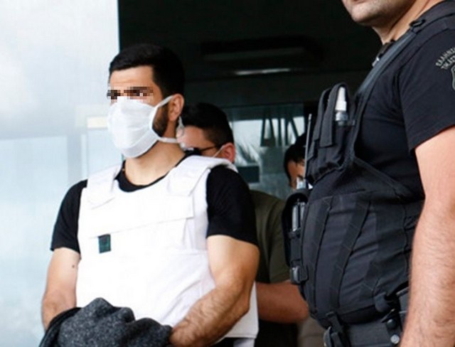 ΜΑΝΩΛΗΣ ΚΑΛΟΜΟΙΡΗΣ-ΚΑΤΑΘΕΣΗ: Η μάνα μου ούρλιαζε, ο πατέρας μου είχε δεχτεί μια σφαίρα στο στήθος