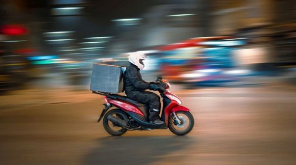 ΑΠΙΣΤΕΥΤΟ: 28χρονος οδηγός δάγκωσε και έκοψε το αυτί 33χρονου ντελιβερά